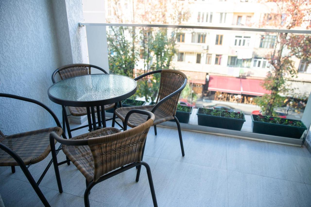 Libereco Aparthotel Batoemi Buitenkant foto