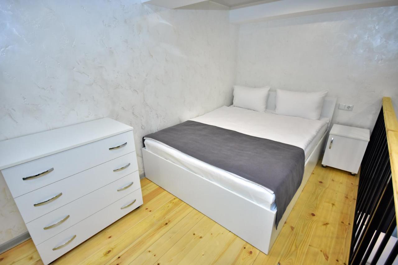 Libereco Aparthotel Batoemi Buitenkant foto